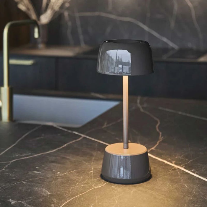 LOOM Design - Dexter bordlampe, røget brownie