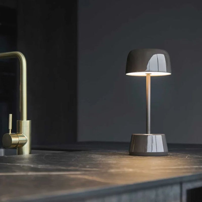 LOOM Design - Dexter bordlampe, røget brownie