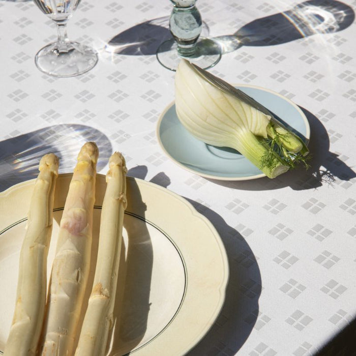 Engholm – Damask dug med flag, hvid, FLERE STØRRELSER